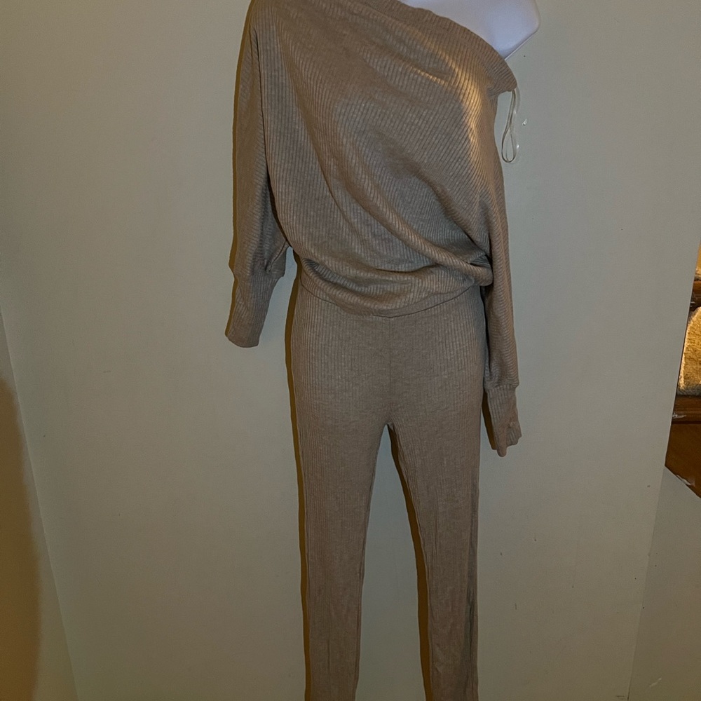 Two piece pant set